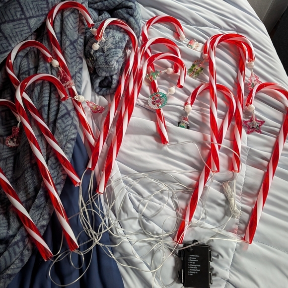 Festive Candy Cane String Lights Battery Operated 12 Pieces (EUC) - Picture 4 of 15